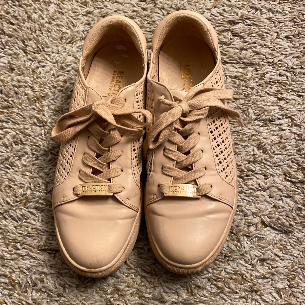 Blush Kenneth Cole Reaction women’s tennis shoes